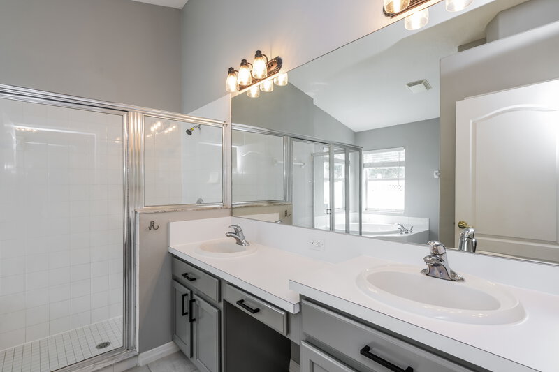 2,680/Mo, 1739 Sweetspire Dr Trinity, FL 34655 Main Bathroom View