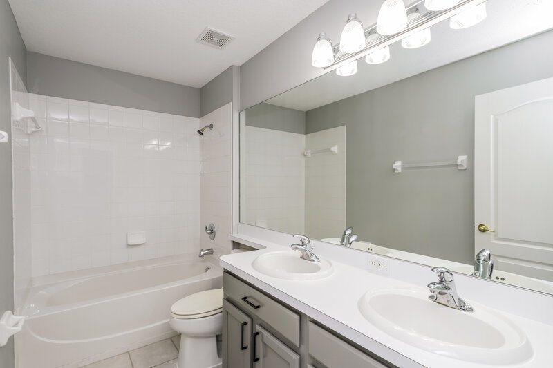 2,680/Mo, 1739 Sweetspire Dr Trinity, FL 34655 Bathroom View