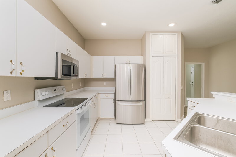 2,310/Mo, 25152 Seven Rivers Cir Land O' Lakes, FL 34639 Kitchen View