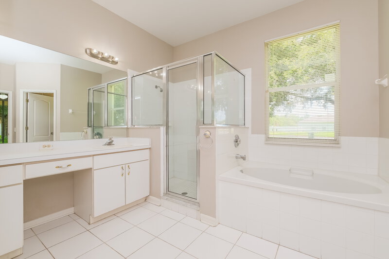 2,310/Mo, 25152 Seven Rivers Cir Land O' Lakes, FL 34639 Main Bathroom View