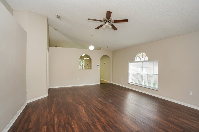 1,770/Mo, 1039 Brenton Leaf Dr Ruskin, FL 33570 Living Room View 2