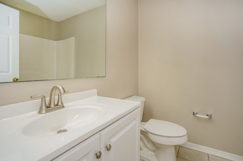 1,770/Mo, 1039 Brenton Leaf Dr Ruskin, FL 33570 Bathroom View