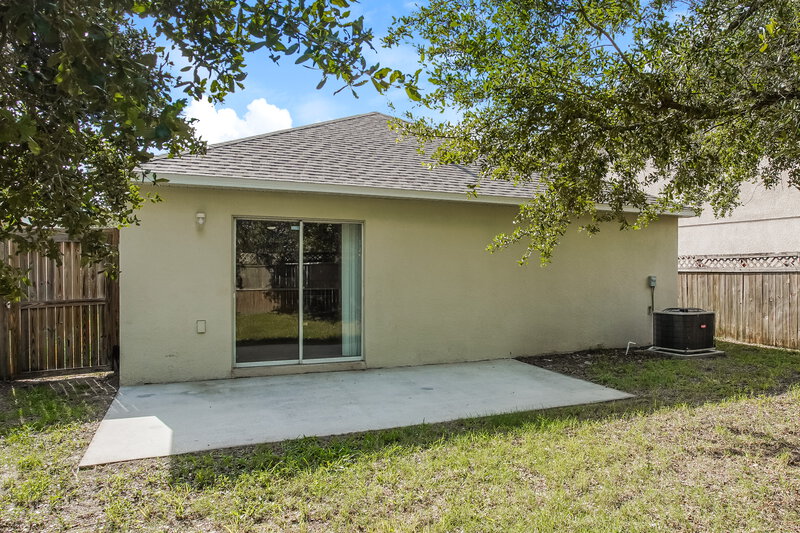 1,770/Mo, 1039 Brenton Leaf Dr Ruskin, FL 33570 Rear View