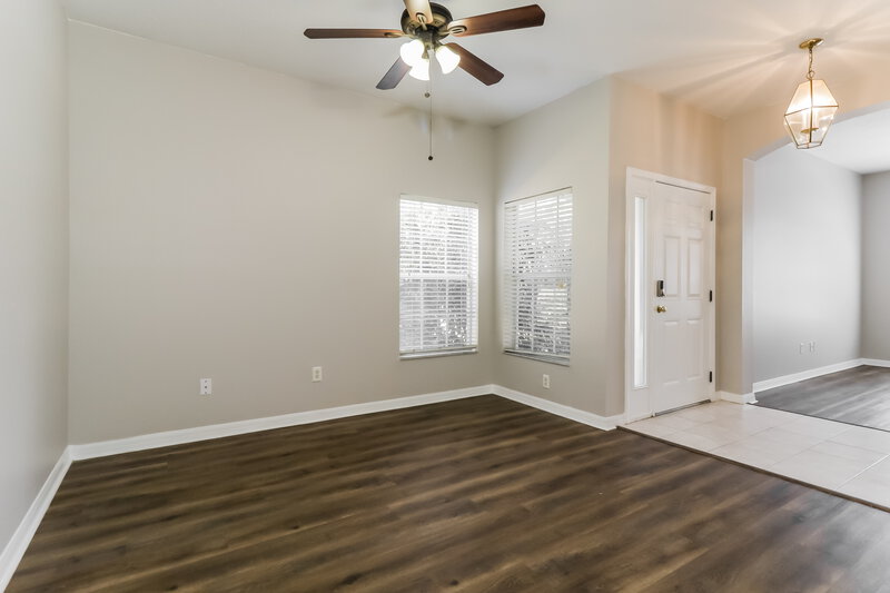 2,255/Mo, 9351 Beaufort Ct New Port Richey, FL 34654 Living Room View 2