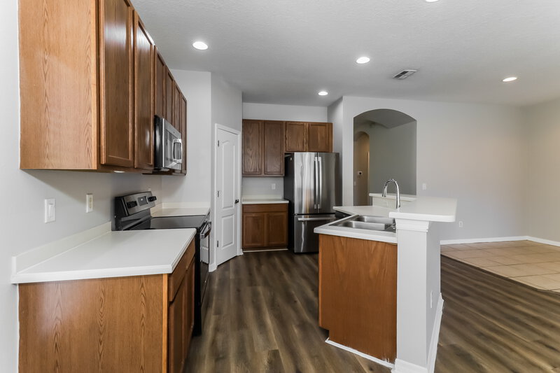 2,255/Mo, 9351 Beaufort Ct New Port Richey, FL 34654 Kitchen View