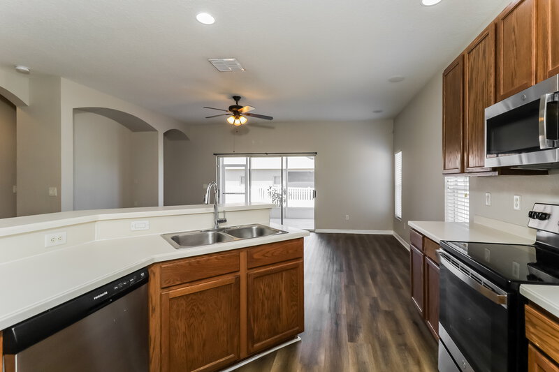 2,255/Mo, 9351 Beaufort Ct New Port Richey, FL 34654 Kitchen View 2