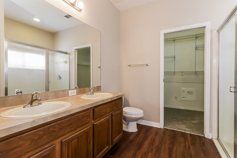 2,255/Mo, 9351 Beaufort Ct New Port Richey, FL 34654 Main Bathroom View