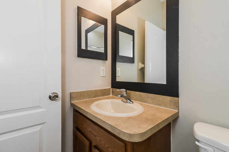 2,255/Mo, 9351 Beaufort Ct New Port Richey, FL 34654 Bathroom View