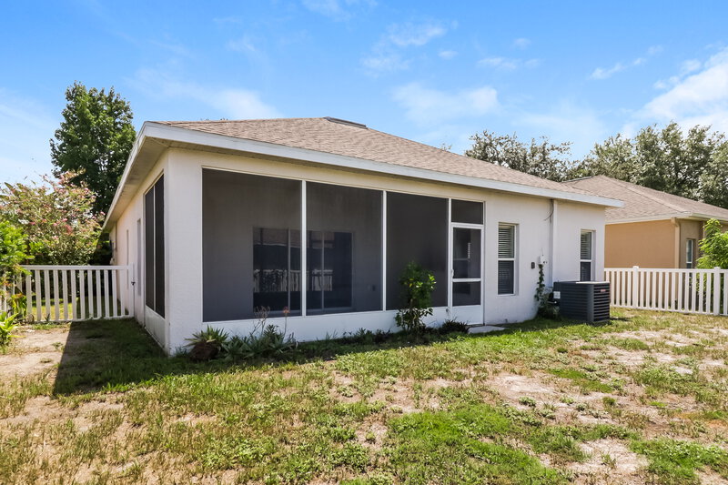 2,255/Mo, 9351 Beaufort Ct New Port Richey, FL 34654 Rear View
