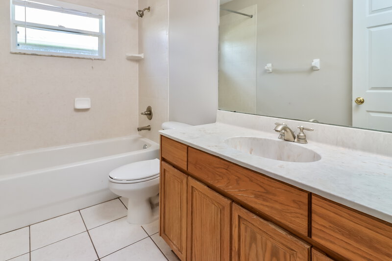 3,740/Mo, 4545 Marchmont Blvd Land O' Lakes, FL 34638 Bathroom View