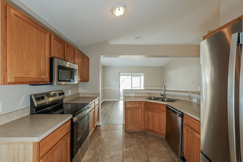2,400/Mo, 6216 Gondola Dr Riverview, FL 33578 Kitchen View