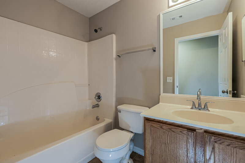 2,400/Mo, 6216 Gondola Dr Riverview, FL 33578 Bathroom View