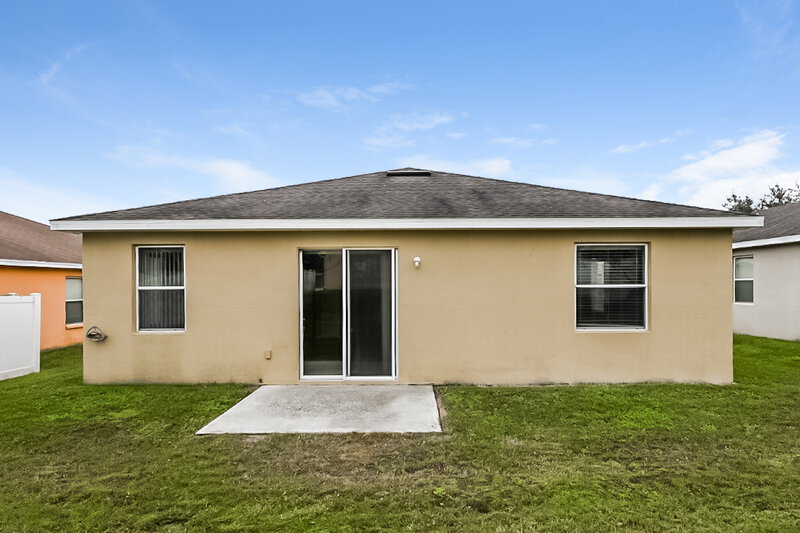 3,460/Mo, 36029 Laguna Hills Cir Zephyrhills, FL 33541 Rear View