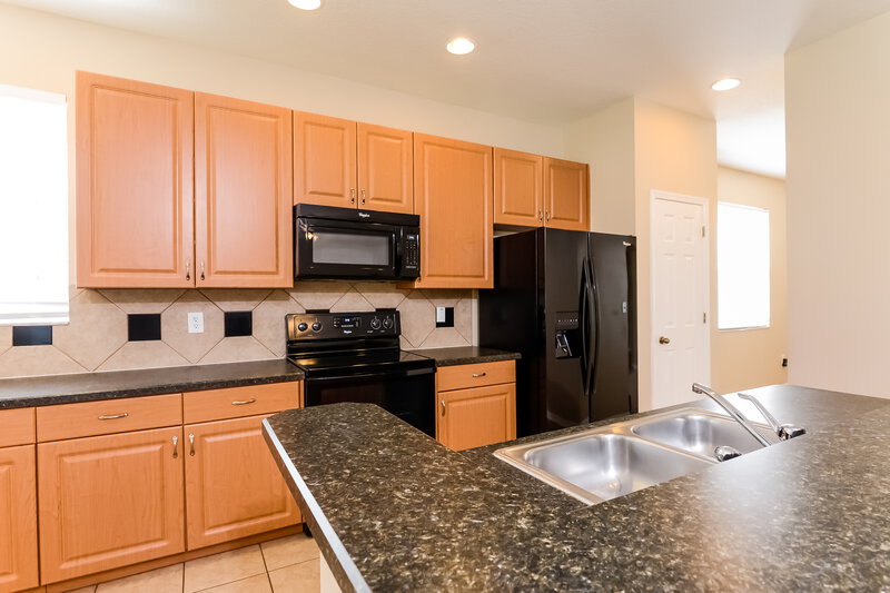 4,320/Mo, 17316 Whisper Breeze Way Land O' Lakes, FL 34638 Kitchen View 2
