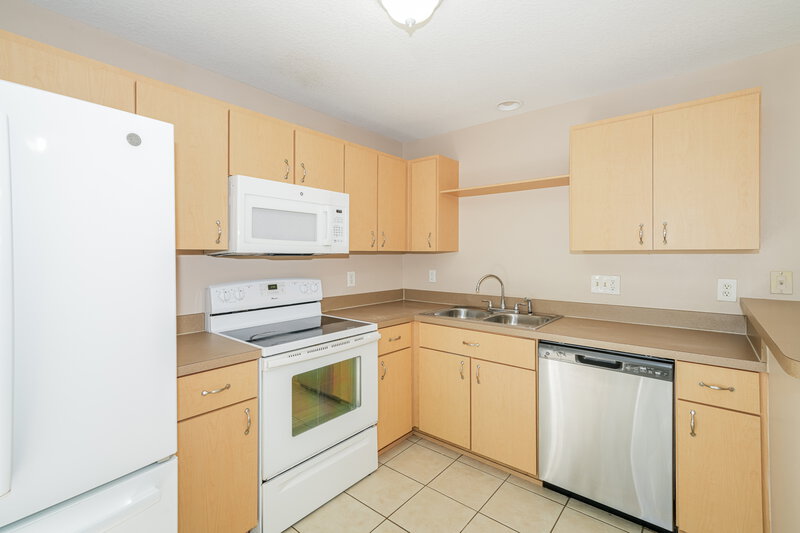 2,090/Mo, 5133 Anclote River St Wesley Chapel, FL 33545 Kitchen View 2