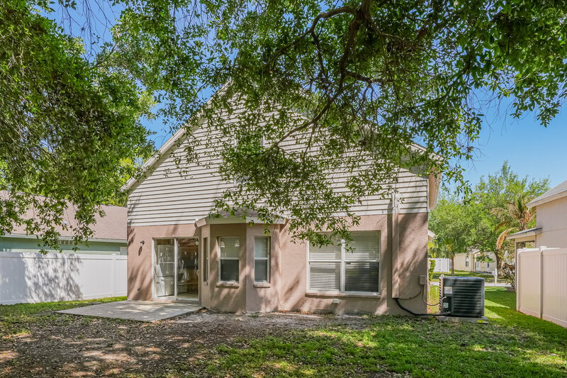 2,090/Mo, 5133 Anclote River St Wesley Chapel, FL 33545 Rear View