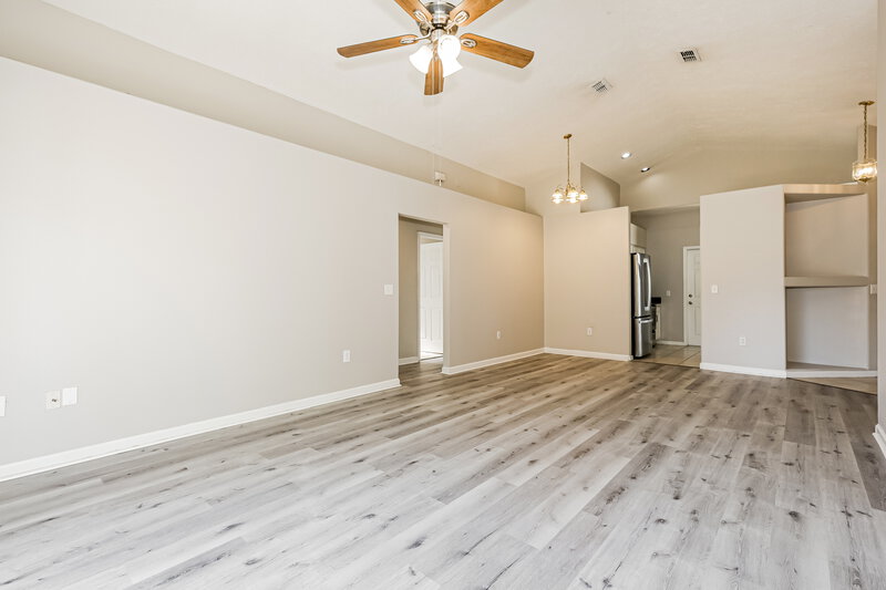 2,065/Mo, 535 Royal Ridge St Valrico, FL 33594 Living Room View 2