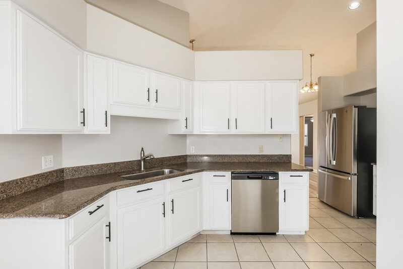 2,065/Mo, 535 Royal Ridge St Valrico, FL 33594 Kitchen View