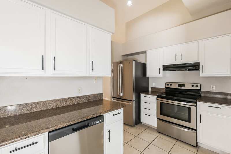 2,065/Mo, 535 Royal Ridge St Valrico, FL 33594 Kitchen View 2