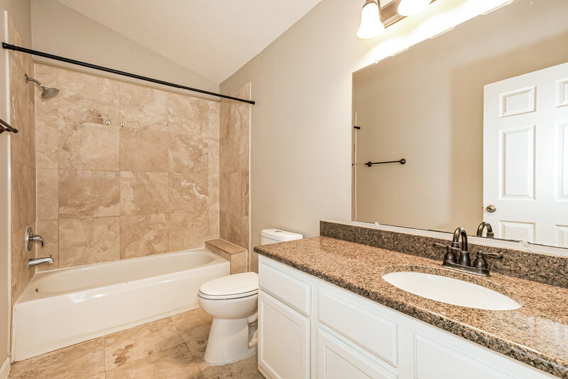 2,065/Mo, 535 Royal Ridge St Valrico, FL 33594 Main Bathroom View