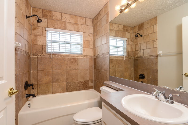 2,125/Mo, 13240 Prince Cir Hudson, FL 34669 Bathroom View