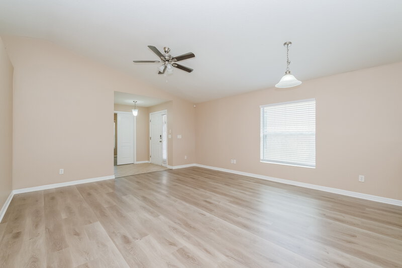 1,970/Mo, 1010 Larwood Pine Dr Ruskin, FL 33570 Living Room View