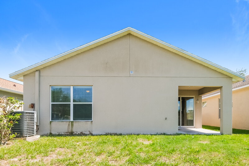 1,970/Mo, 1010 Larwood Pine Dr Ruskin, FL 33570 Rear View