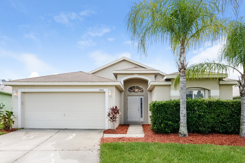 2,205/Mo, 5446 Passing Pine Ln Zephyrhills, FL 33541 External View