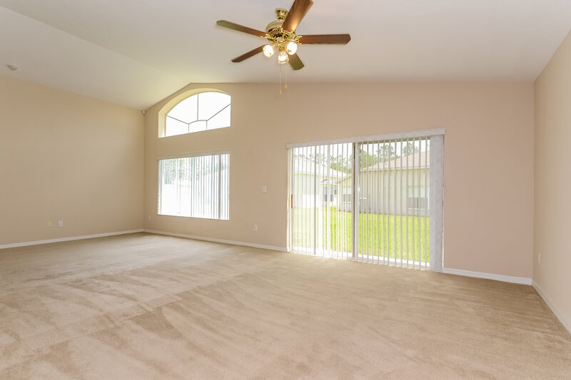 2,205/Mo, 5446 Passing Pine Ln Zephyrhills, FL 33541 Family Room View