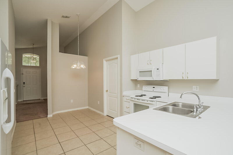 2,235/Mo, 8614 Cara Park Way Tampa, FL 33635 Kitchen View 2