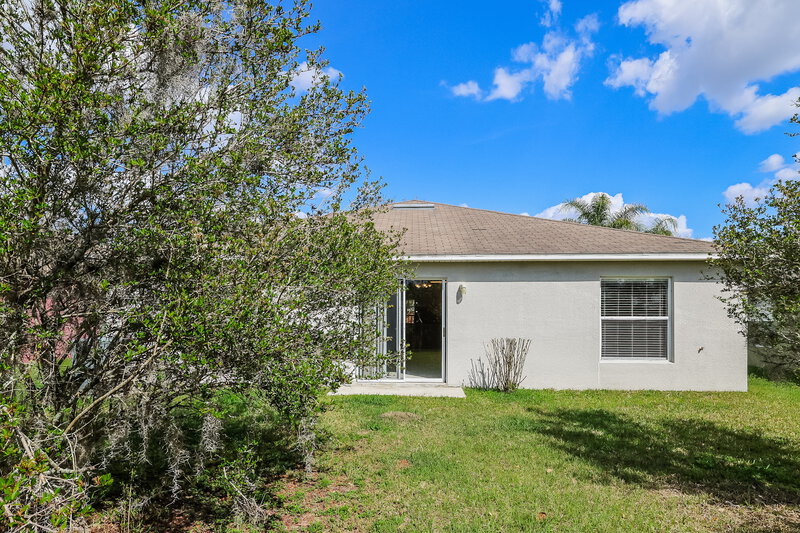 2,165/Mo, 4013 Constantine Loop Wesley Chapel, FL 33543 Rear View