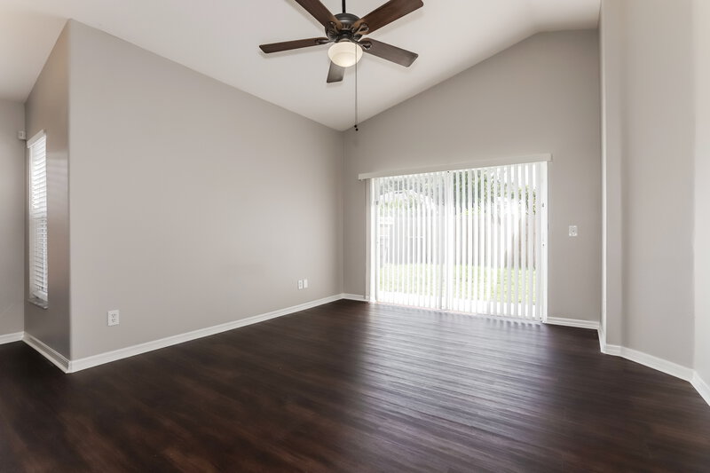 2,515/Mo, 7858 Bristol Park Dr Apollo Beach, FL 33572 Living Room View 2