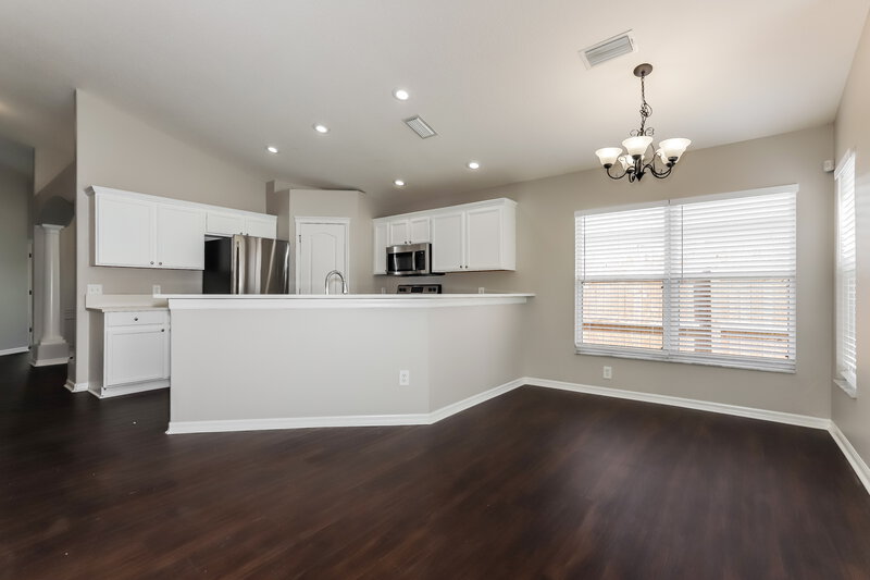 2,515/Mo, 7858 Bristol Park Dr Apollo Beach, FL 33572 Dining Room View 2