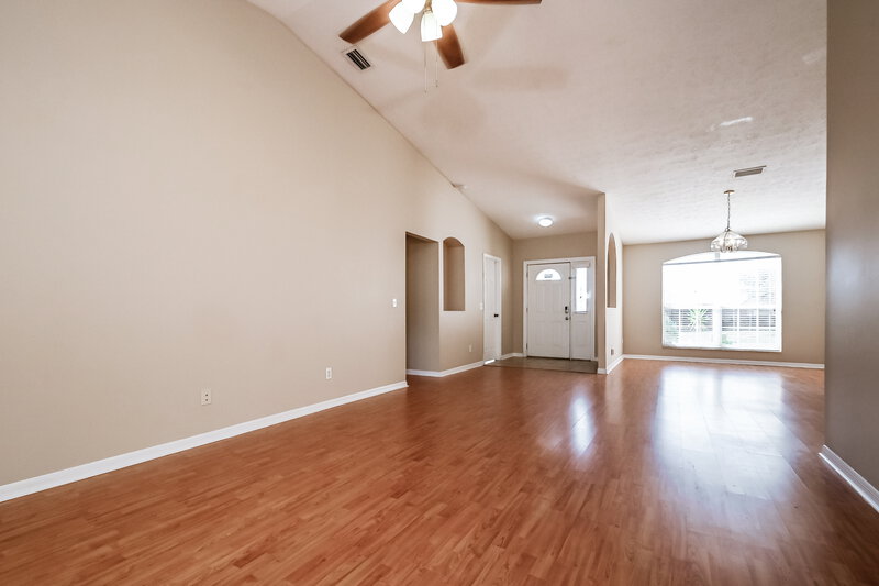 2,075/Mo, 9830 Cristina Dr Riverview, FL 33569 Living Room View 2