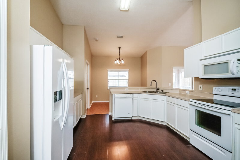 2,075/Mo, 9830 Cristina Dr Riverview, FL 33569 Kitchen View