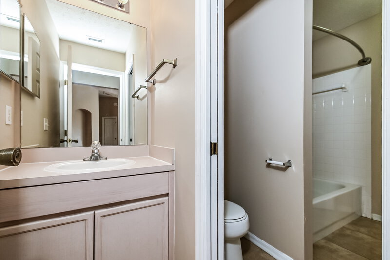 2,075/Mo, 9830 Cristina Dr Riverview, FL 33569 Bathroom View