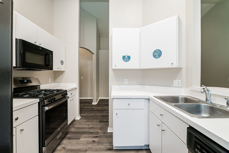 2,205/Mo, 24605 Laurel Ridge Dr Lutz, FL 33559 Kitchen View 2