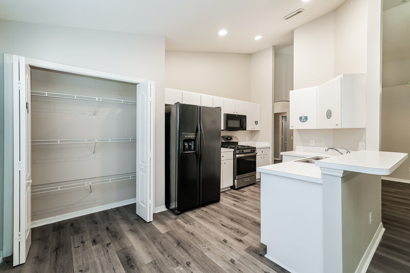 2,205/Mo, 24605 Laurel Ridge Dr Lutz, FL 33559 Kitchen View 3