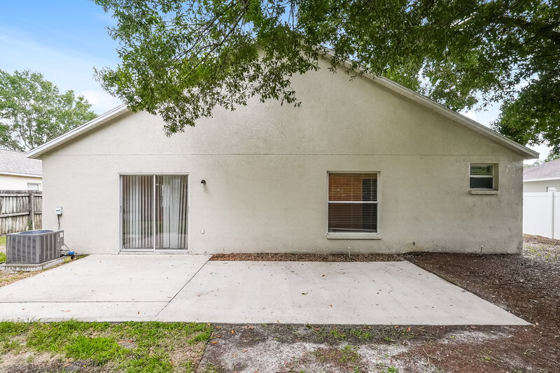 2,205/Mo, 24605 Laurel Ridge Dr Lutz, FL 33559 Rear View