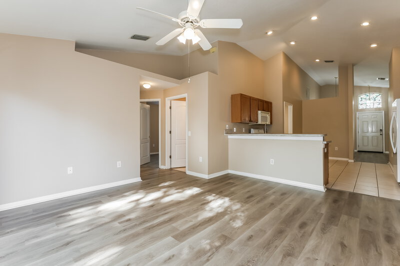 2,025/Mo, 515 Somerstone Dr Valrico, FL 33594 Living Room View