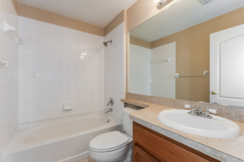 2,025/Mo, 515 Somerstone Dr Valrico, FL 33594 Bathroom View