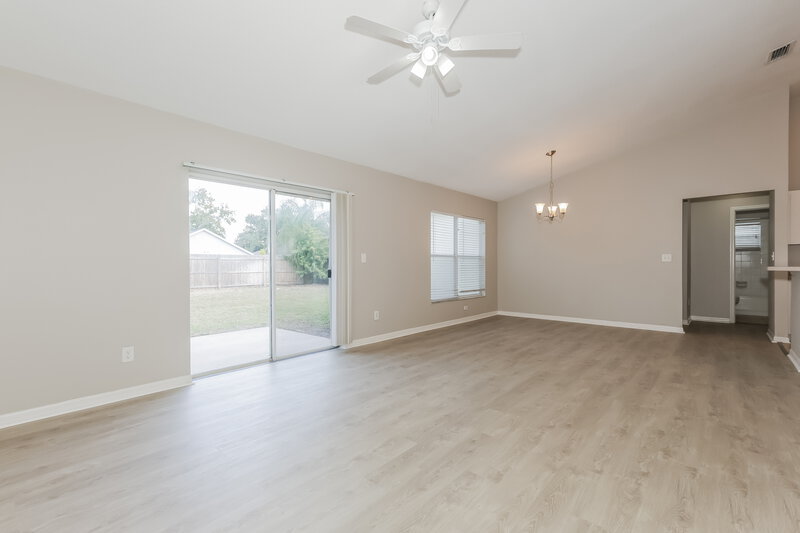 2,005/Mo, 7616 Bristol Park Dr Apollo Beach, FL 33572 Living Room View