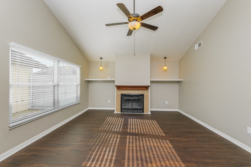 2,805/Mo, 7022 Drury St Tampa, FL 33635 Living Room View 2