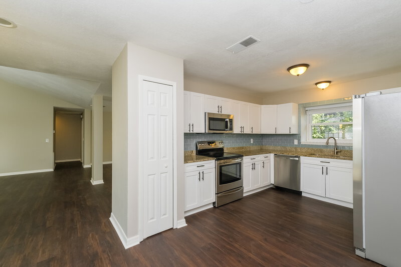 2,805/Mo, 7022 Drury St Tampa, FL 33635 Breakfast Nook View