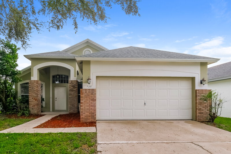 2,230/Mo, 725 Sand Ridge Dr Valrico, FL 33594 External View