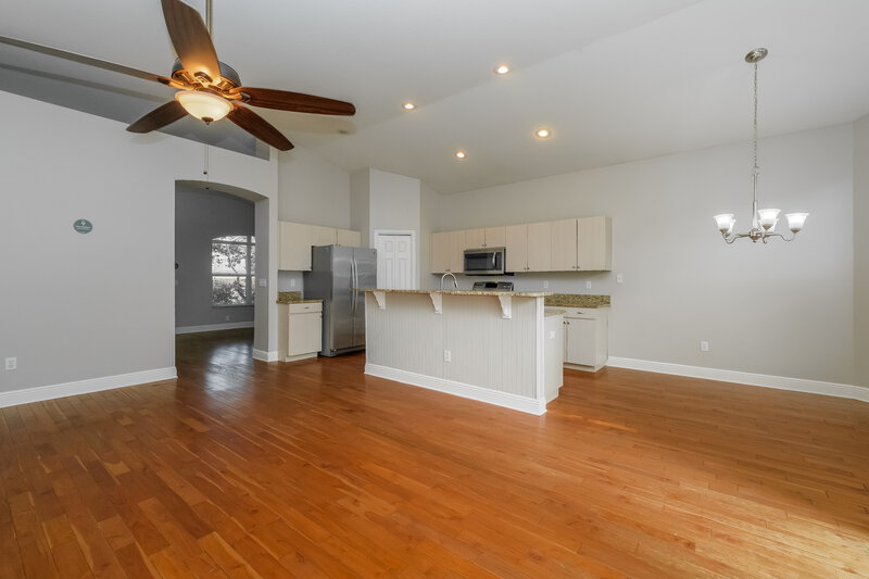 2,230/Mo, 725 Sand Ridge Dr Valrico, FL 33594 Living Room View