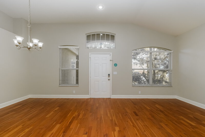 2,230/Mo, 725 Sand Ridge Dr Valrico, FL 33594 Living Room View 4