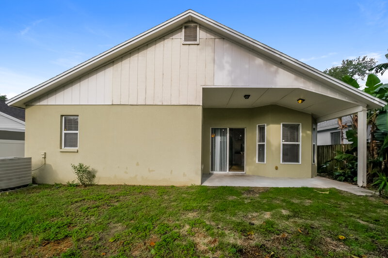 2,230/Mo, 725 Sand Ridge Dr Valrico, FL 33594 Rear View