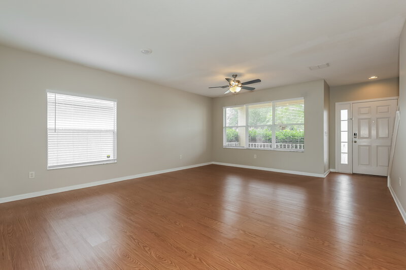 0/Mo, 17236 Poppy Fields Ln Land O' Lakes, FL 34638 Living Room View