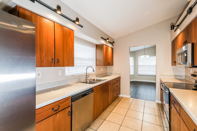 2,295/Mo, 1411 Forsyth Way Brandon, FL 33511 Kitchen View 2